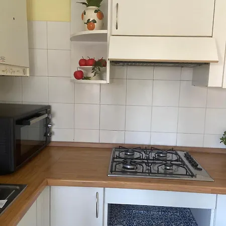 Ej Station Corner Verona