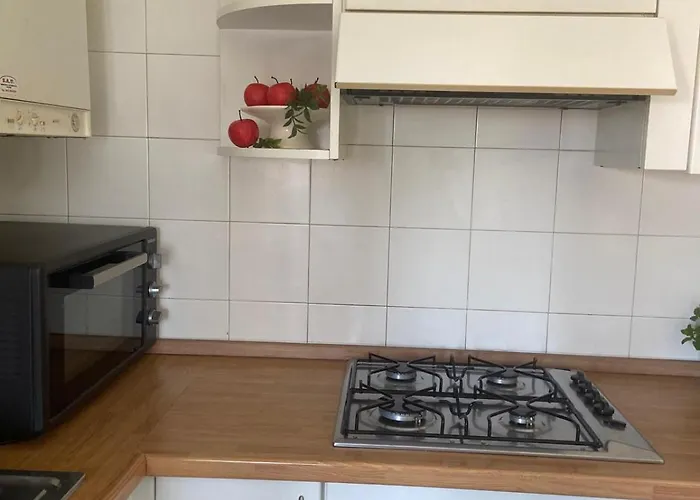 Ej Station Corner Werona