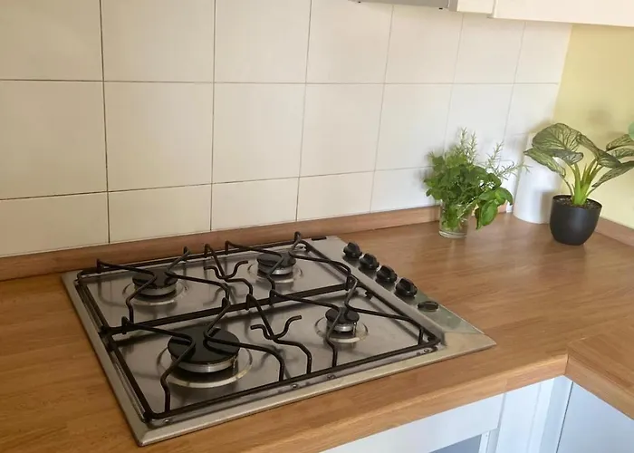 Ej Station Corner Werona